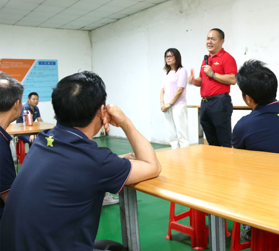 廣州伊伊人成亚洲综合人网辦公家具（jù）有（yǒu）限公司.jpg