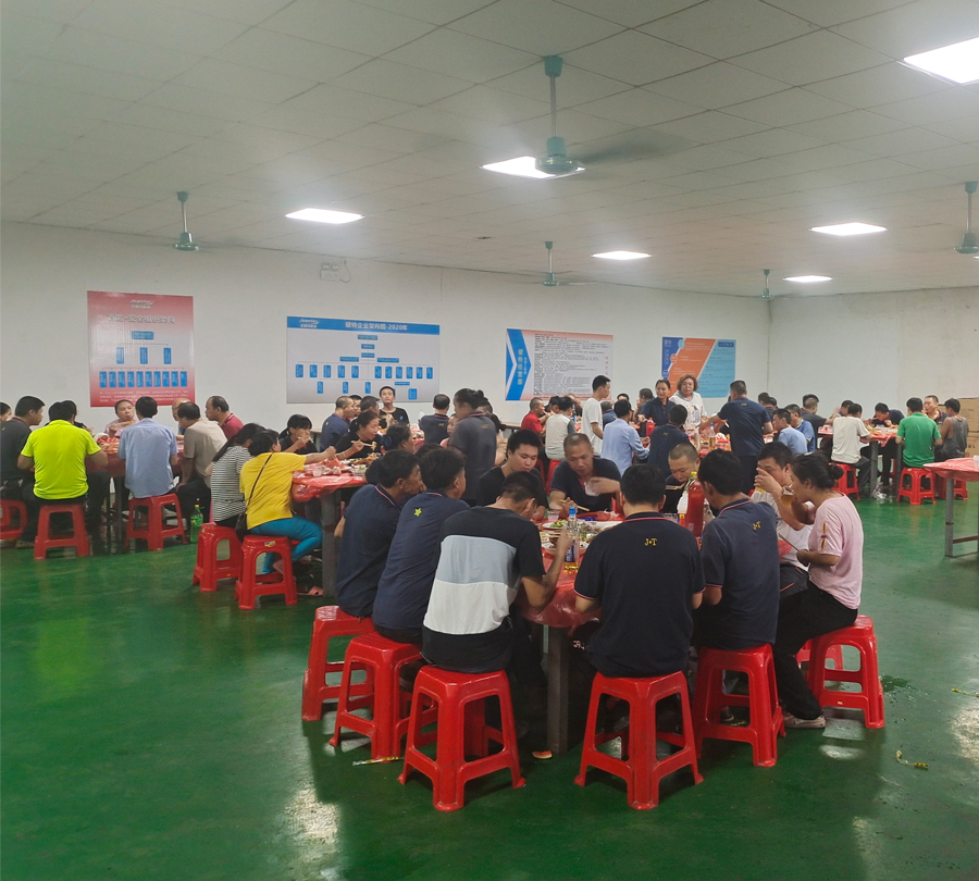 廣州伊伊人成亚洲综合人网辦公（gōng）家具有限公司-中秋聚餐.jpg